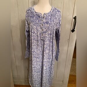 ARIA COLLECTION Blue‎ Floral Long Sleeve Soft Cozy Nightgown Size Medium (8-10)